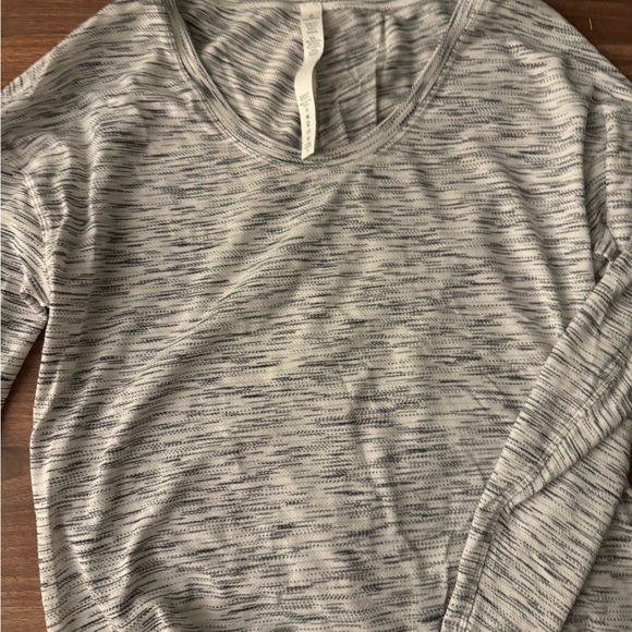 Lululemon long sleeve top - Picture 2 of 2